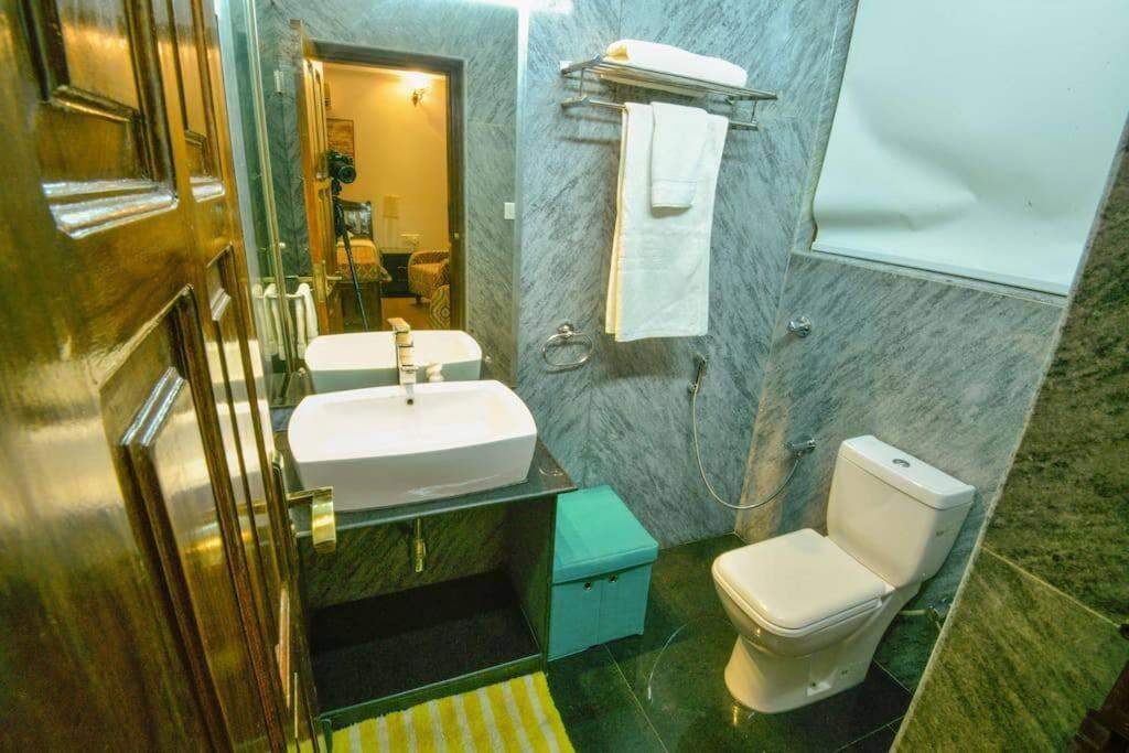 Villa Nazuri W Caretaker カンドリム エクステリア 写真